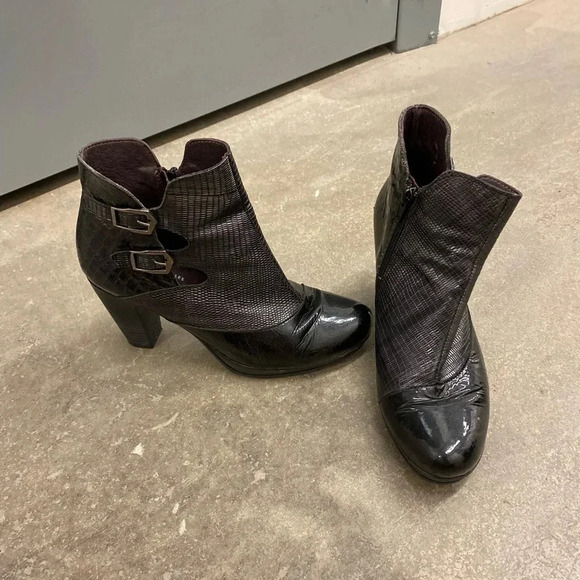 Jose Saenz booties - Picture 1 of 10